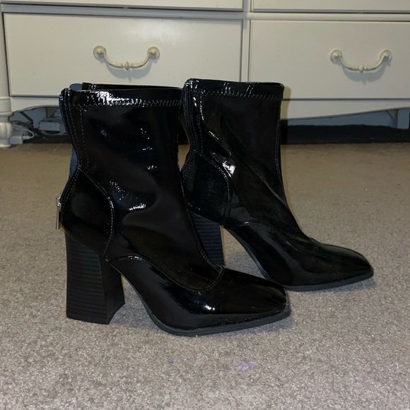 Qupid Faux Leather Heeled Boots size 6 - Picture 2 of 14